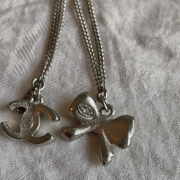 Authentic CHANEL Bracelet - Picture 12 of 17